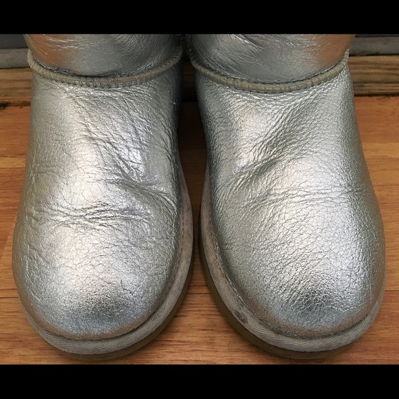 UGG BOOTS - Picture 2 of 8